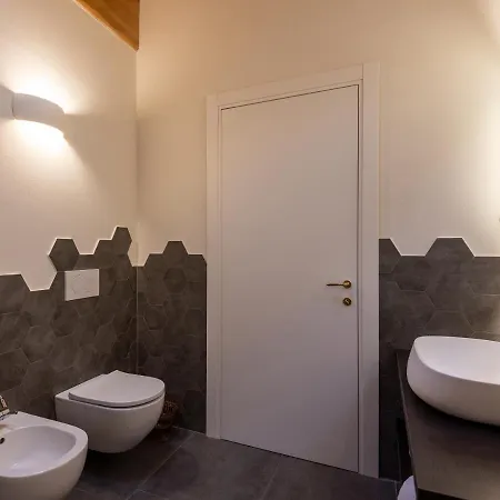 Nocleg ze śniadaniem La Corte Del Governo 565 4*