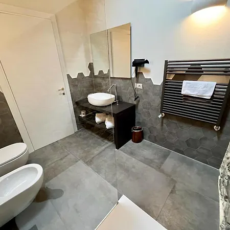 Bed & Breakfast La Corte Del Governo 565 Lezzeno